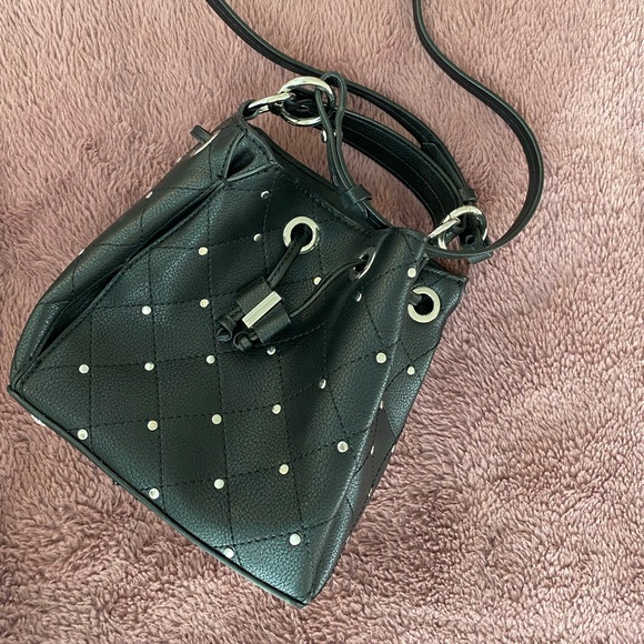 Small black Zara handbag with studs - Picture 1 of 2